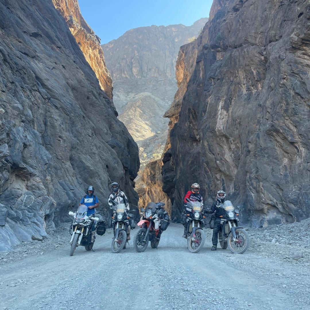 tour oman in moto