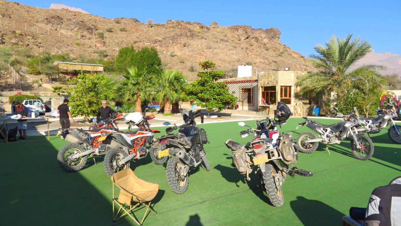 tour oman in moto